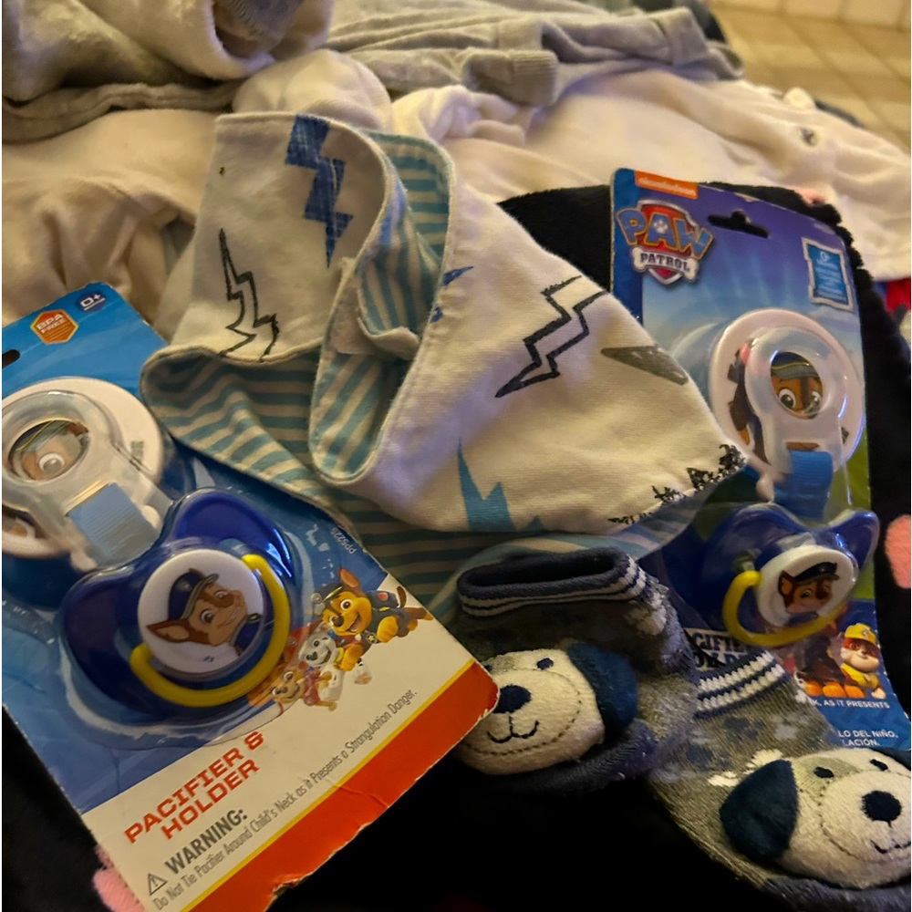 Paw Patrol set of 2 pk unopened pacifiers, paci clip, Velcro bib and booties!